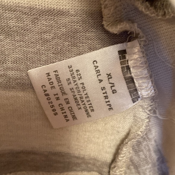 🔥3-$10🔥 Striped cardigan with pockets - Picture 2 of 8